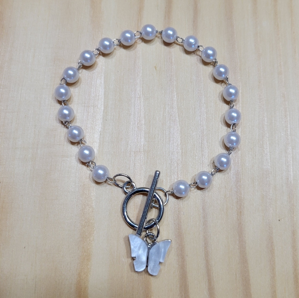 Chick Pearl Butterfly Bracelet NEW